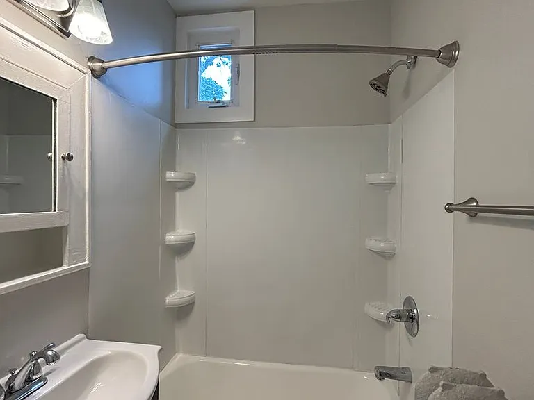 21 N Ferry St — Photo 28
