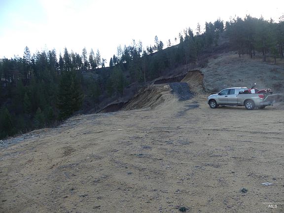 3rd image of 1408 Carrot Ridge Rd