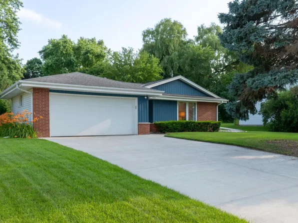 15125 West Fenway DRIVE, New Berlin, WI 53151