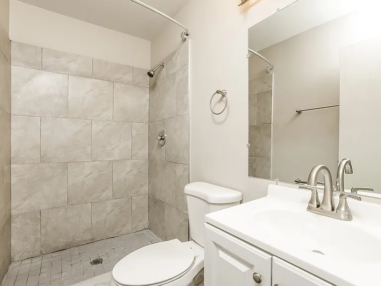 392 Panama Cir — Photo 10