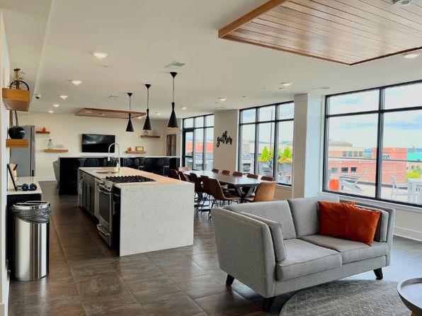 340 E State St #4B