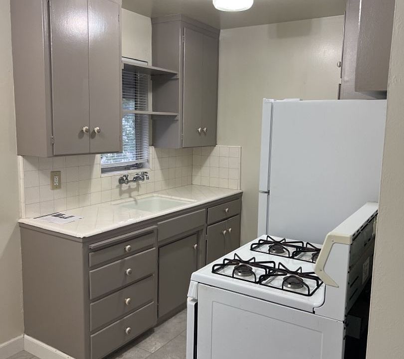 1st image of 128 Brooklyn Ave APT 4