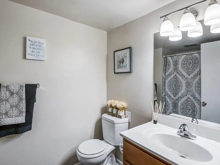 Northwest Crossing Apartment Homes — Photo 9