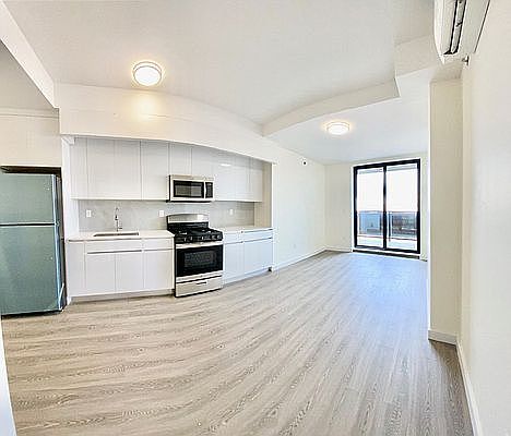 1st image of 1705 E 17th St #606A