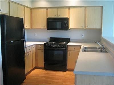 4th image of 13301 SE 79th Pl B305 #B305