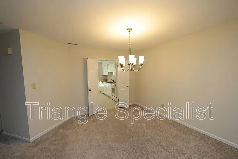 3 bed, 2.5 bath, 1500 sqft, $1,695 — Photo 4