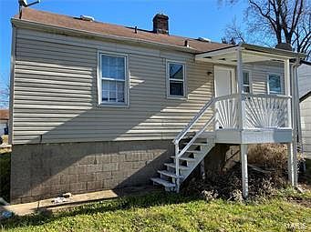 4th image of 353 Plaza Ave