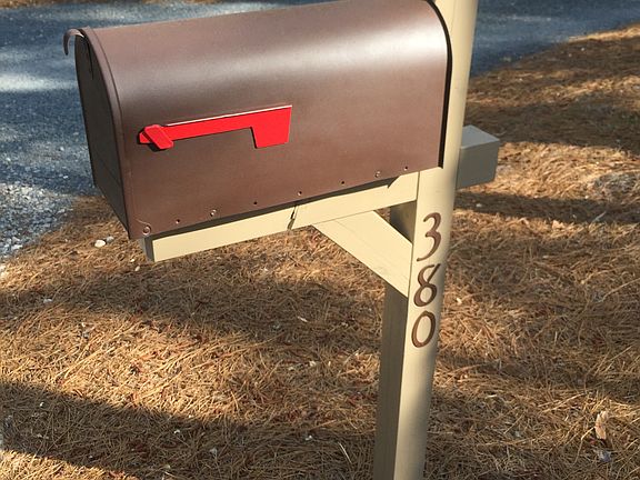 Mailbox (Azalea Rd)