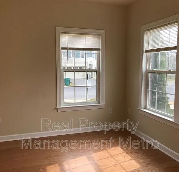 10519 Old Ellicott Cir — Photo 9