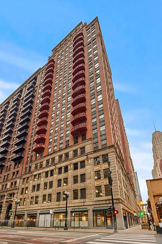 208 W Washington St #1208 Photo 1