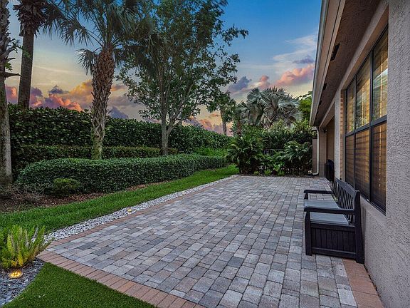 3rd image of 7865 Black Onyx Lane