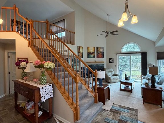 4th image of 10709 Hollow Tree Rd