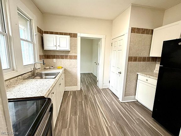 4th image of 1 Hickory Ave