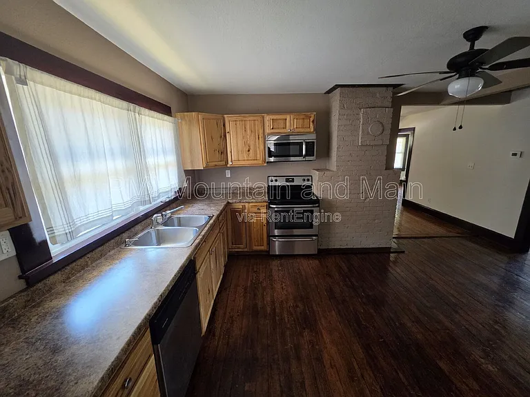 309 Dennis St — Photo 16