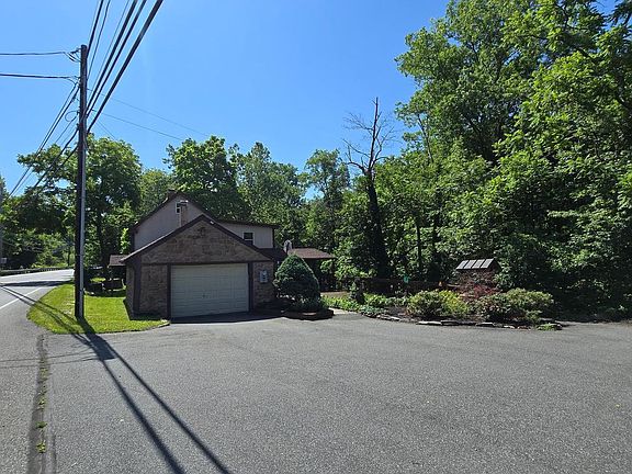 2nd image of 770 Gravel Pike