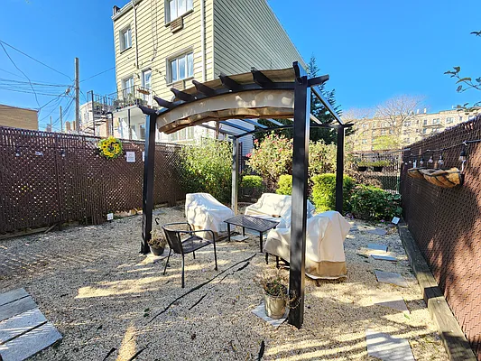 Rented by Astoria Realty | media 6