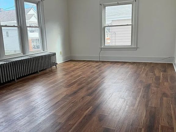 5th image of 58 Lincoln Ave Unit 2