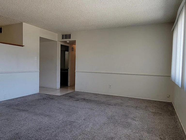 7928 W Earll Dr — Photo 8