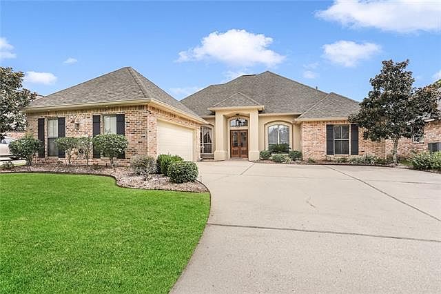 1st image of 170 Cypress Lakes Dr