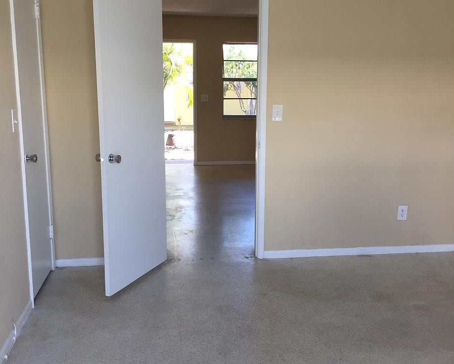 1st image of 805 NE 23rd Dr APT 3