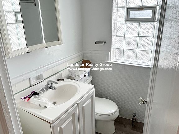 4th image of 2944 N Albany Ave APT 3