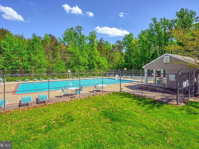 64 Blossom Wood Ct — Photo 44