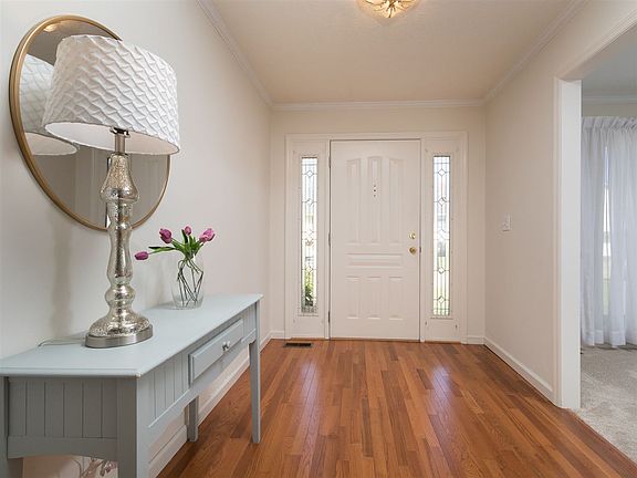 3rd image of 5308 Edgebrook Dr