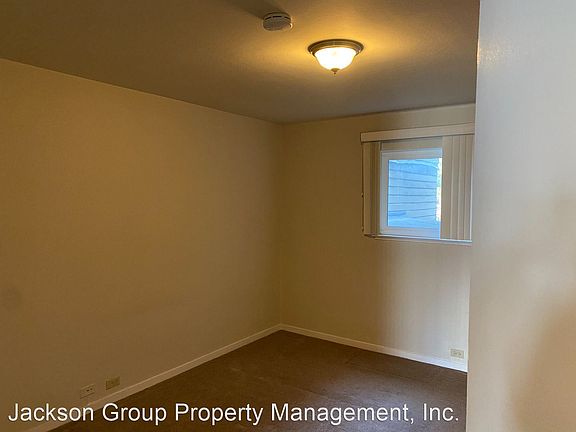 4th image of 554 6th Ave APT 101