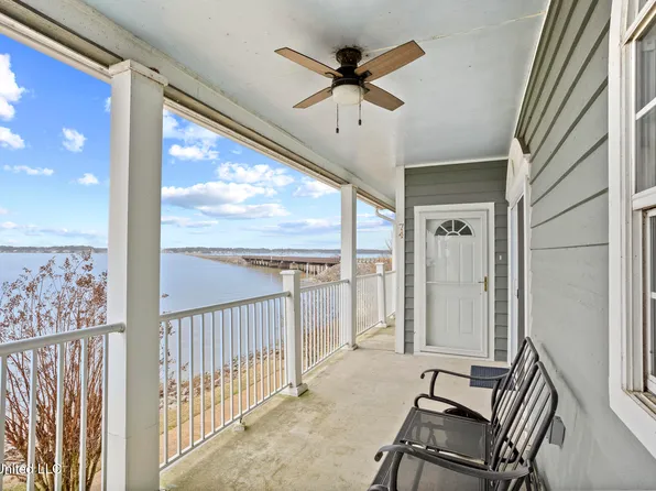 74 Lake Barnett Dr, Brandon, MS 39047