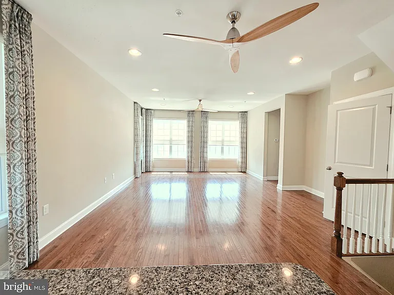 301 W Hamlin Ave — Photo 7