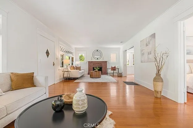 1630 Rose Villa St — Photo 5