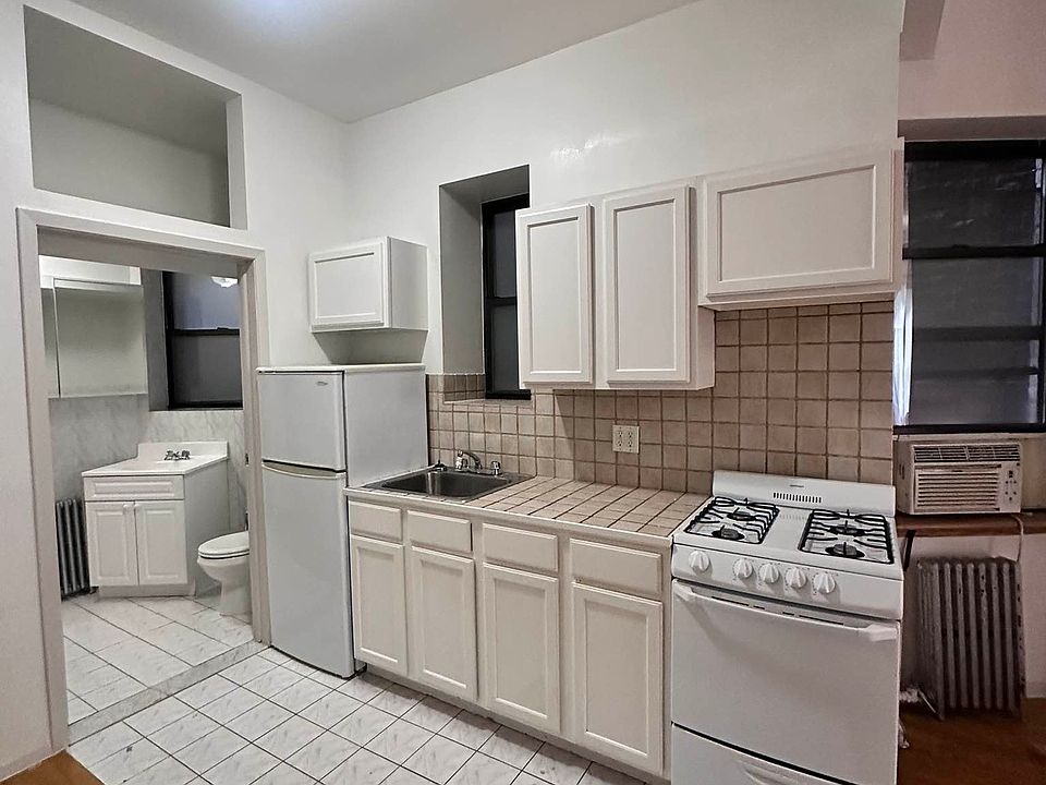 1st image of 406 W 48th St APT 1RE