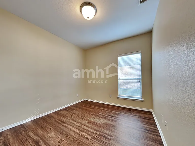86 N Highland Dr — Photo 13