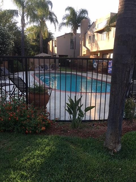 2 pools and 2 jacuzzies Cover Photo