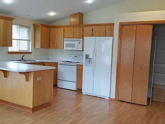 2nd image of 13312 SE 27th St