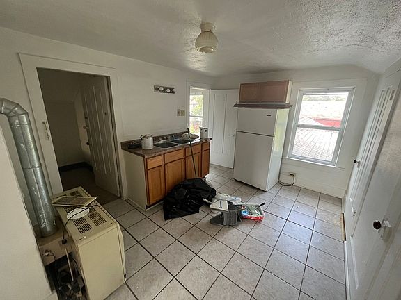 2nd image of 508 Saint Clair St #A