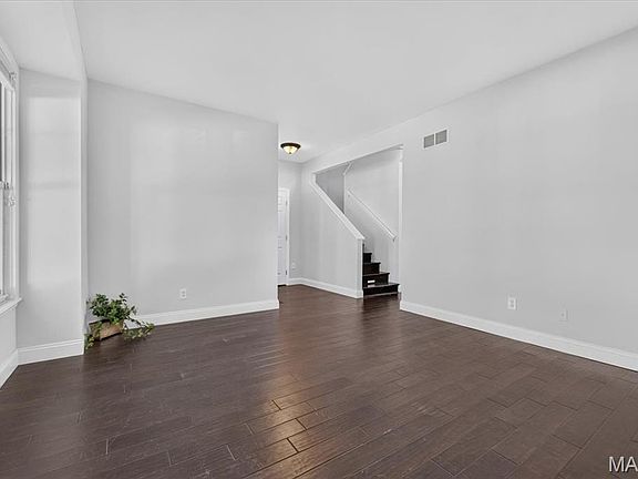5th image of 3220 Arsenal St
