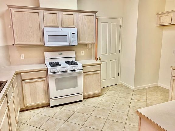 4th image of 8525 Columbia Falls Dr