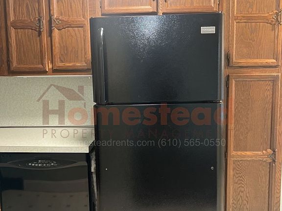 5th image of 831 Crescent Dr