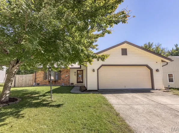 40 Innsbruck Ln, Shiloh, IL 62221