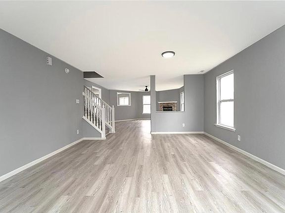 3rd image of 3333 Brandenburg Blvd