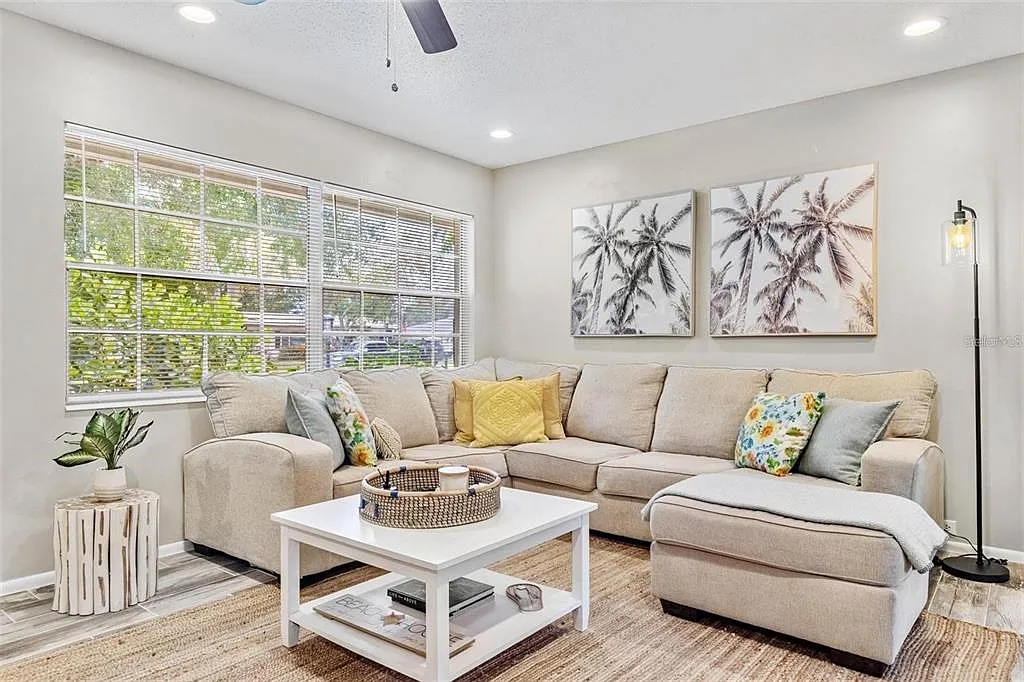 3 bed, 2.0 bath, 1762 sqft, $4,000 — Photo 4