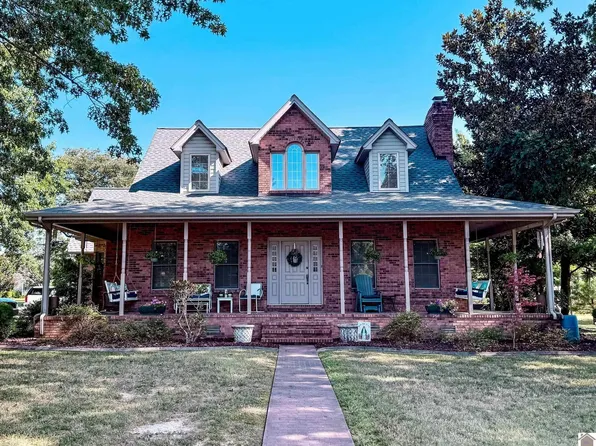 2106 Creekwood Dr, Murray, KY 42071