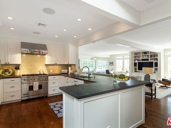 2nd image of 3004 Prospect Ave