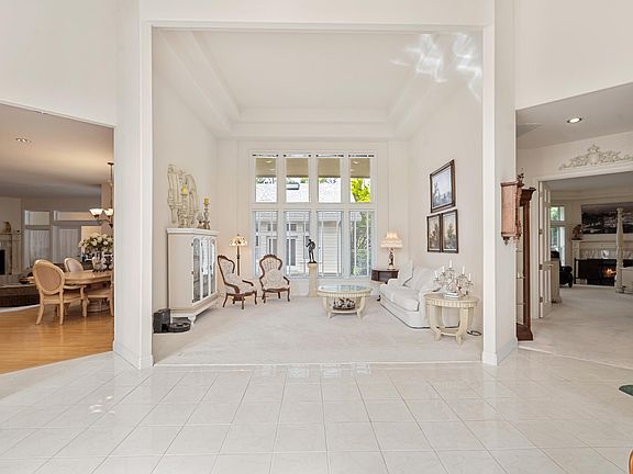 4th image of 660 Coutant Ln