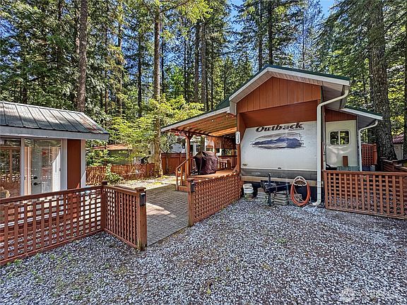2nd image of 128 1 Jasper Trail