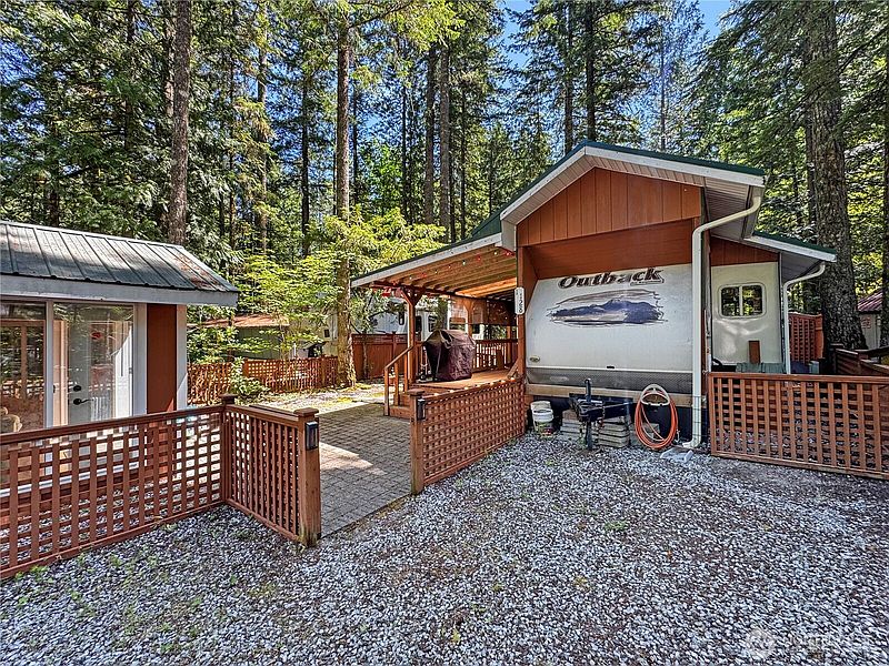 2nd image of 128 1 Jasper Trail