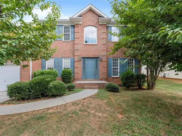 4112 Turnberry Park Ct, Pfafftown, NC 27040