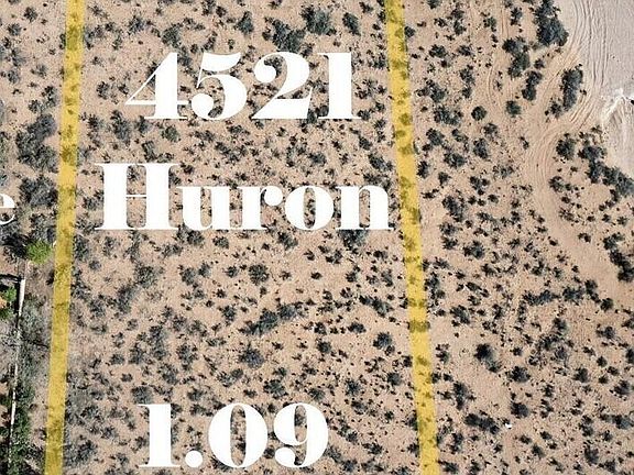 4th image of 4521 Huron Dr NE