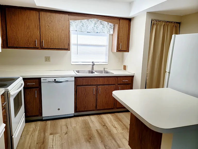 3135 Shady Dell Ln — Photo 40